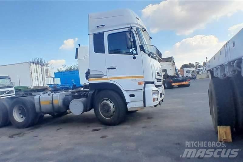 UD QUESTER GWE440 Outros Camiões