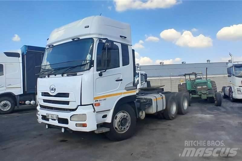 UD QUESTER GWE440 Outros Camiões