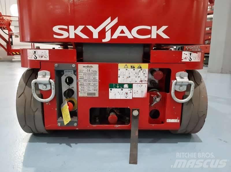 SkyJack SJ 12 Plataformas de Mastro Vertical