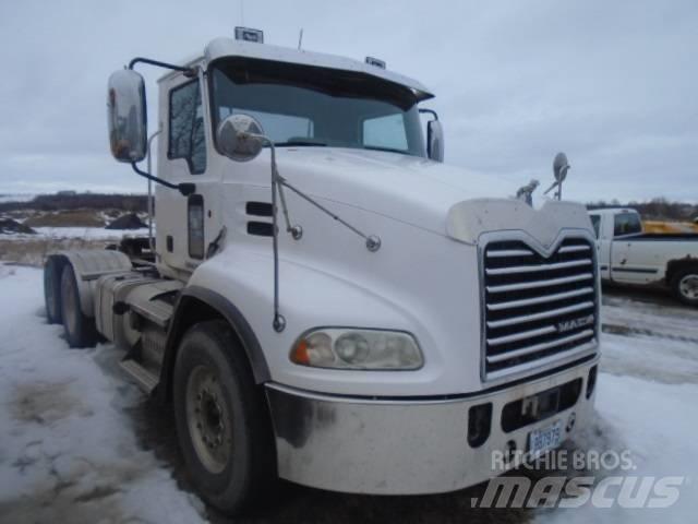 Mack CXU 613 Cavalos Mecânicos