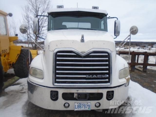 Mack CXU 613 Cavalos Mecânicos