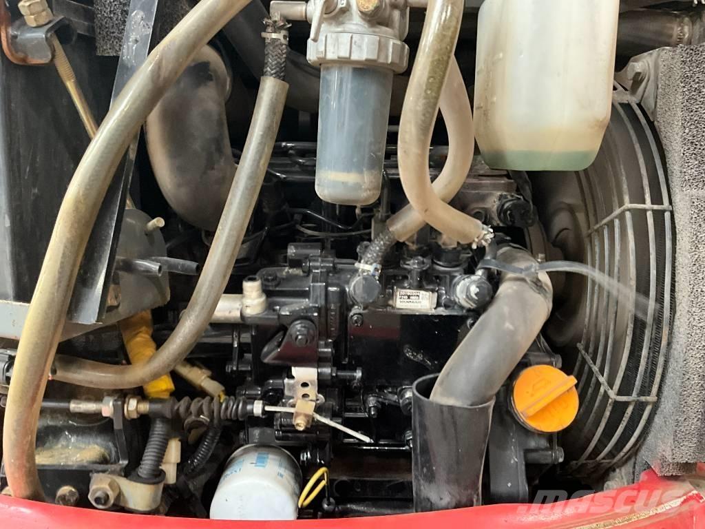 Takeuchi TB 215 R Miniescavadeiras