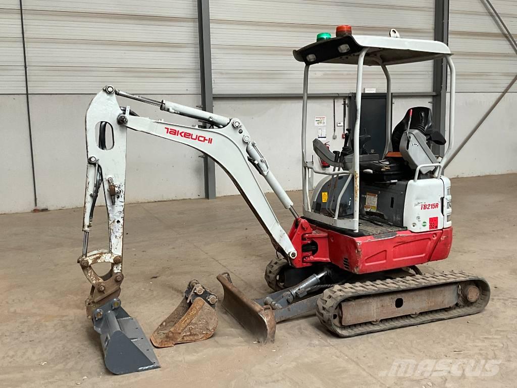 Takeuchi TB 215 R Miniescavadeiras