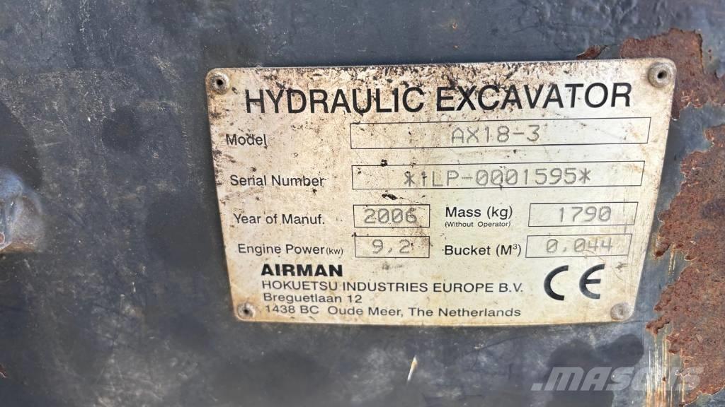 Airman AX 18-3 Miniescavadeiras