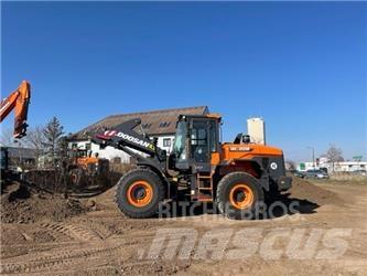 Doosan DL 220 Carregadeiras de rodas