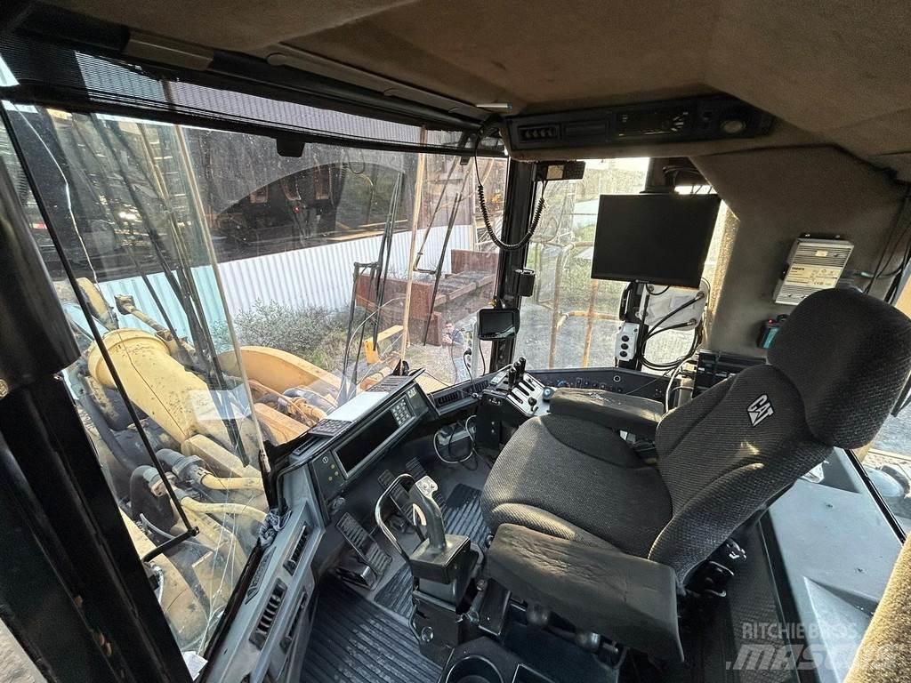 CAT 990 Carregadeiras de rodas