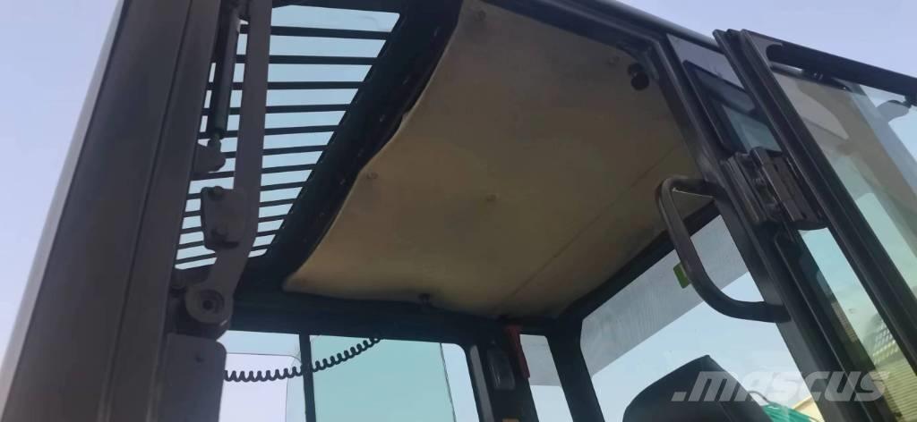 Komatsu 56-7 Escavadeiras de esteiras