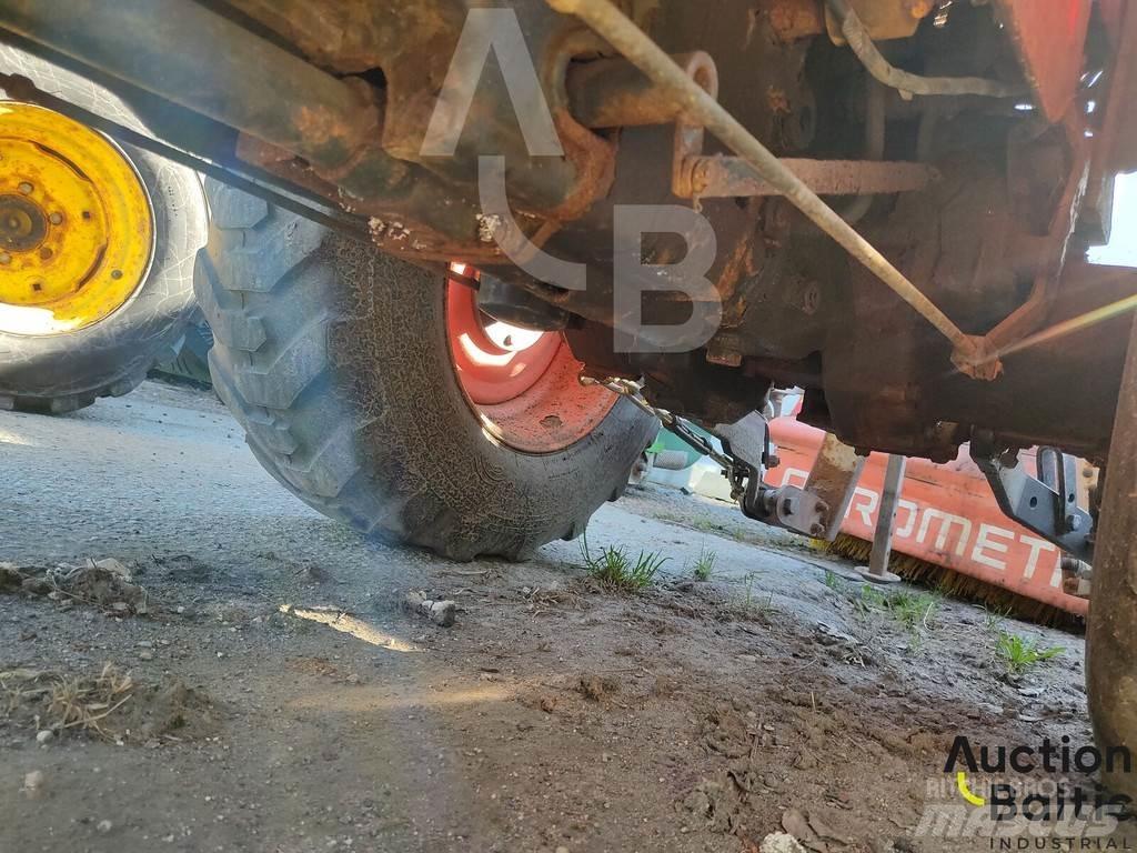 Kioti CK 2810 Tratores Agrícolas usados