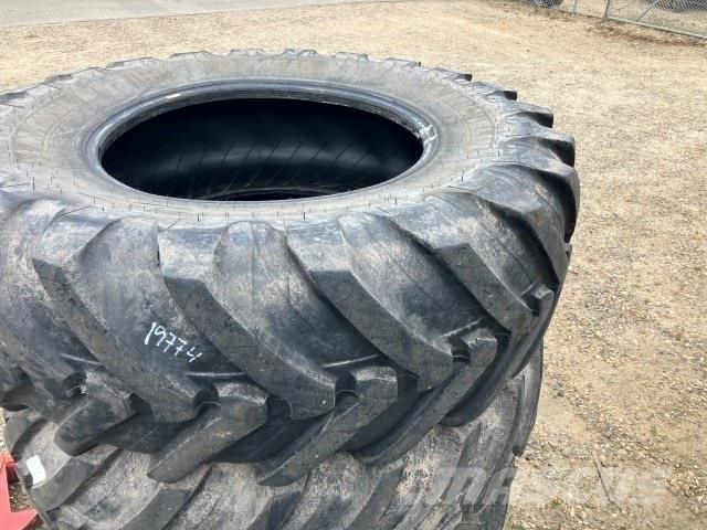  - - - 440/80R28 Pneus