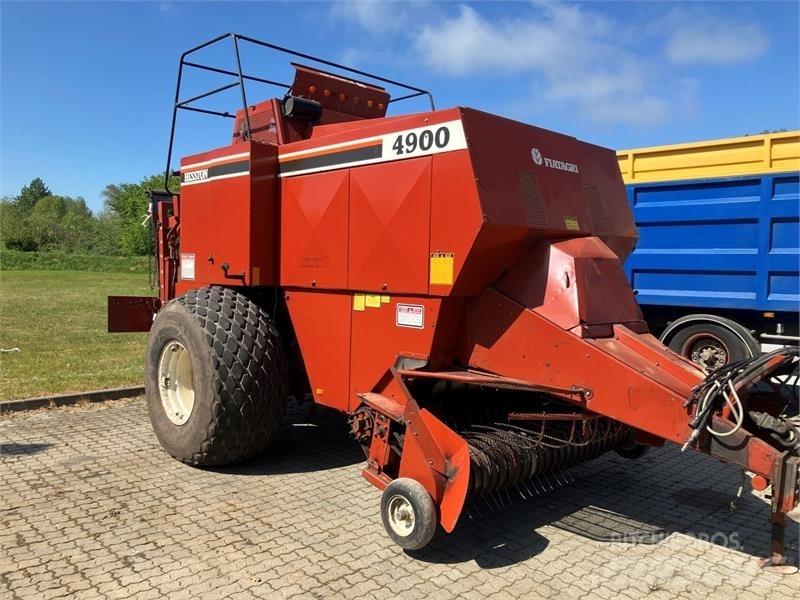 Hesston 4900 Enfardadeira de fardos quadrados