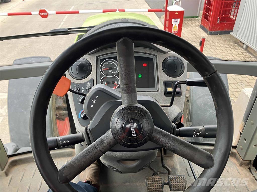 CLAAS Arion 620C Tratores Agrícolas usados