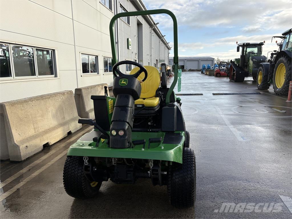 John Deere 1570 Corta-Relvas Riders