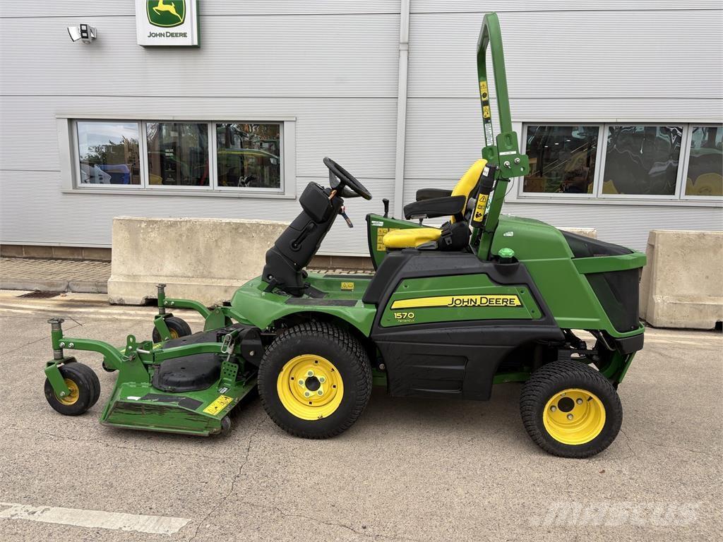 John Deere 1570 Corta-Relvas Riders