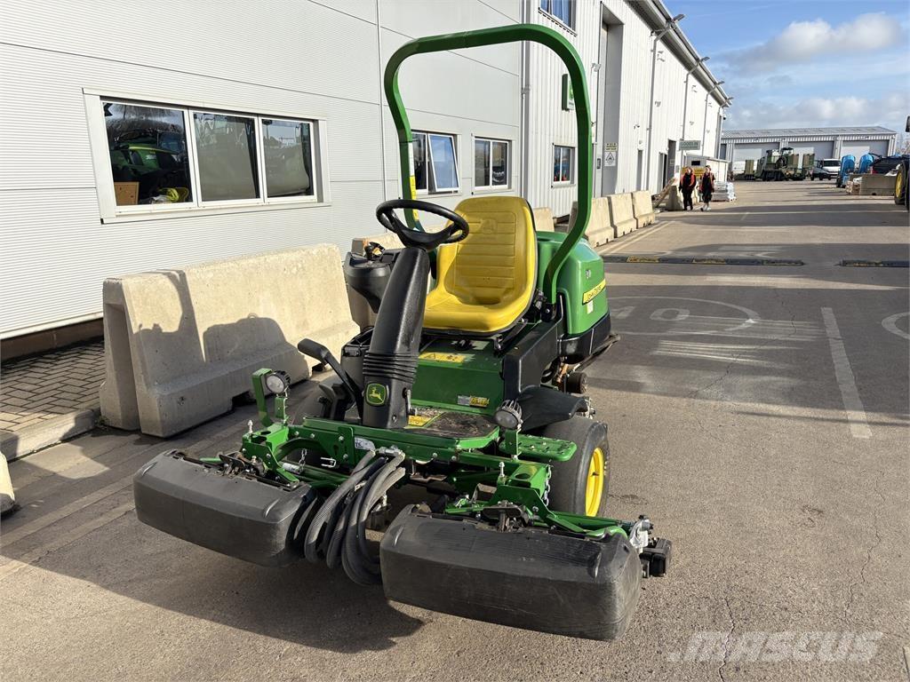 John Deere 2550 Corta-Relvas walk-behind