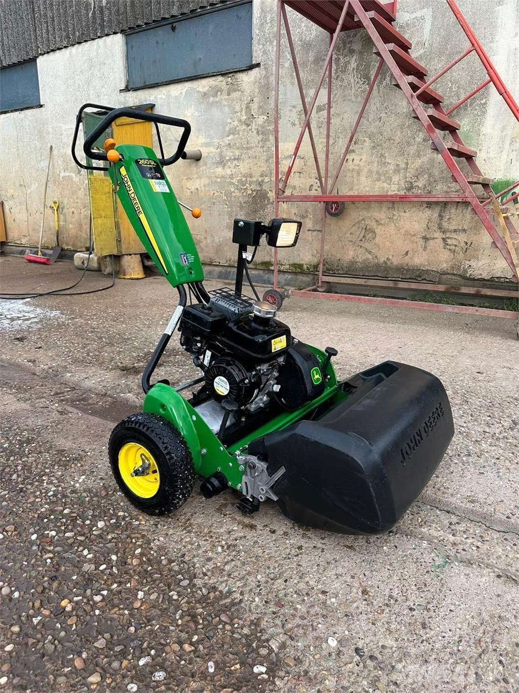 John Deere 260SL Corta-Relvas walk-behind