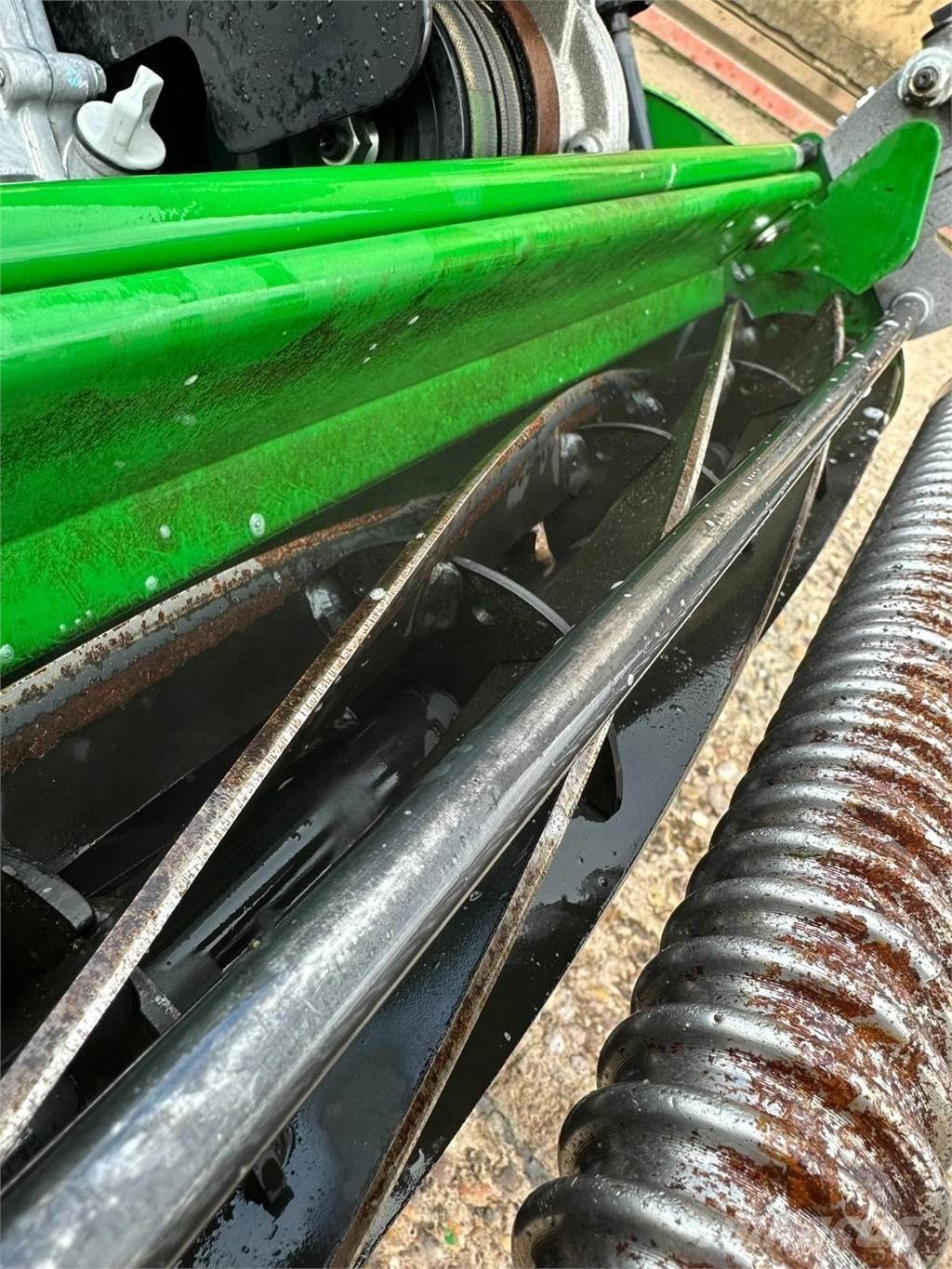 John Deere 260SL Corta-Relvas walk-behind