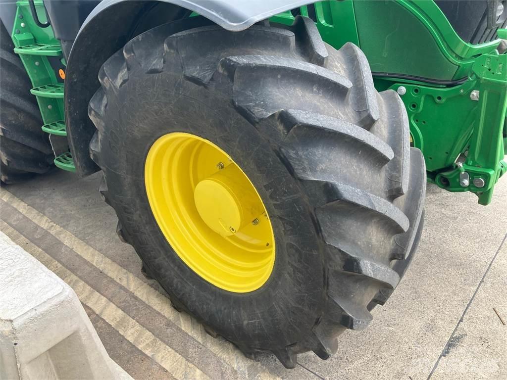 John Deere 6215R Tratores Agrícolas usados