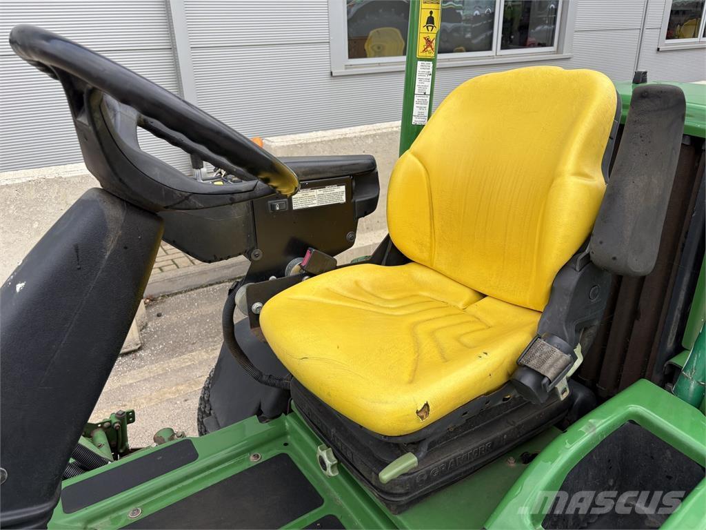 John Deere 7200A Corta-Relvas walk-behind