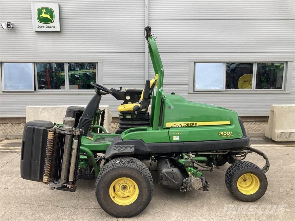 John Deere 7500AE Corta-Relvas walk-behind