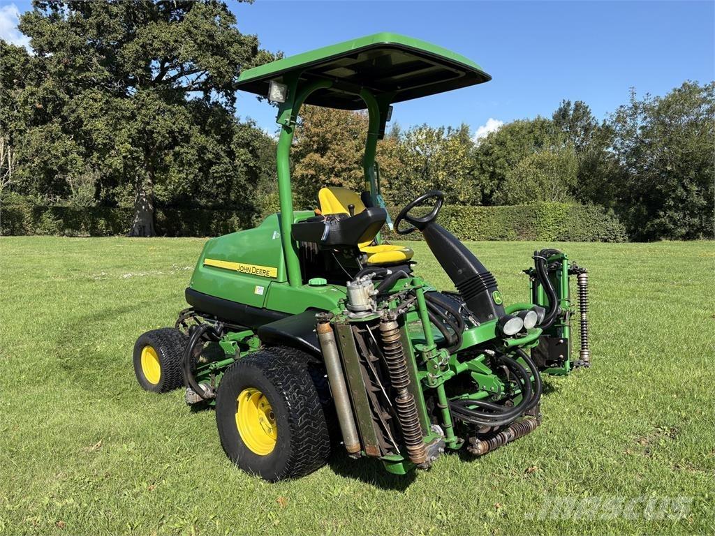 John Deere 7700A Corta-Relvas walk-behind