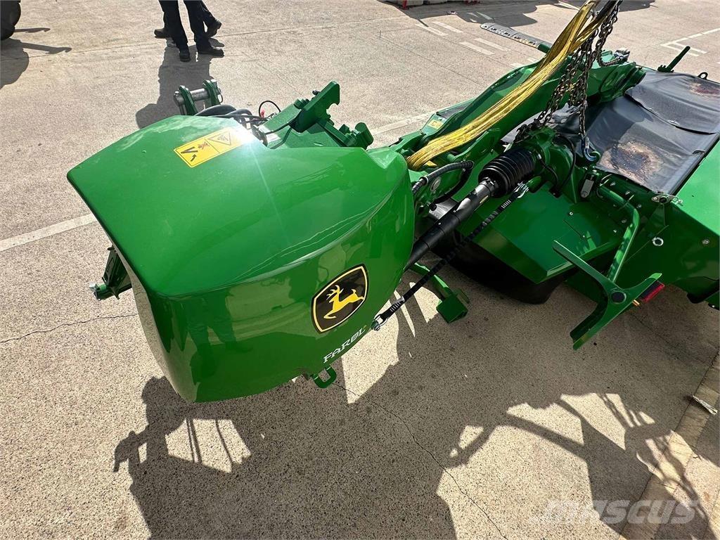 John Deere R310R Gadanheiras