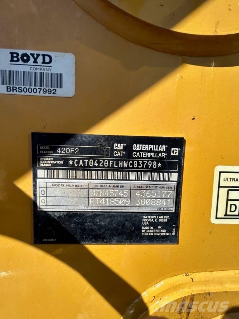 CAT 420 F2 ST Retroescavadeiras