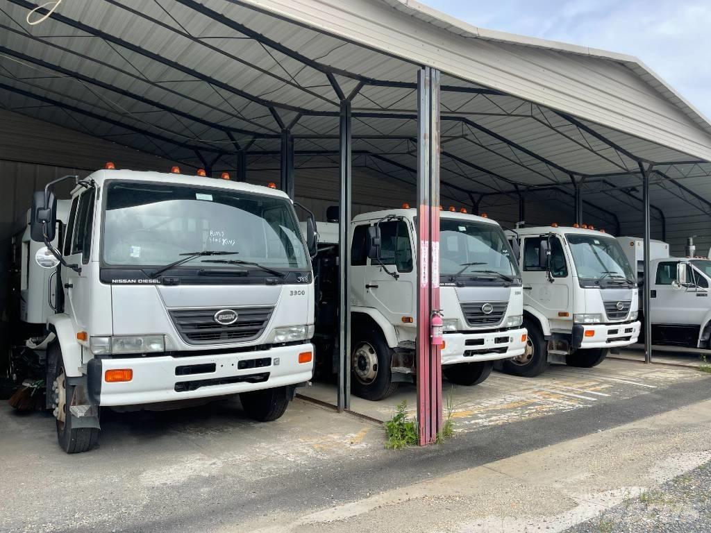 UD 3300 Camiões varredores
