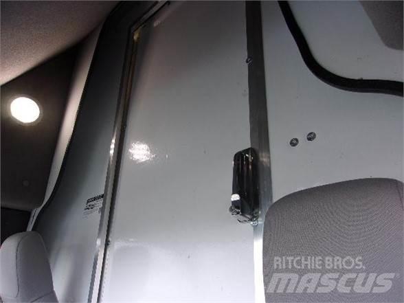Ford E450 Caminhões de caixa fechada