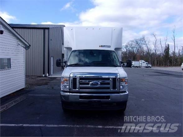 Ford E450 Caminhões de caixa fechada