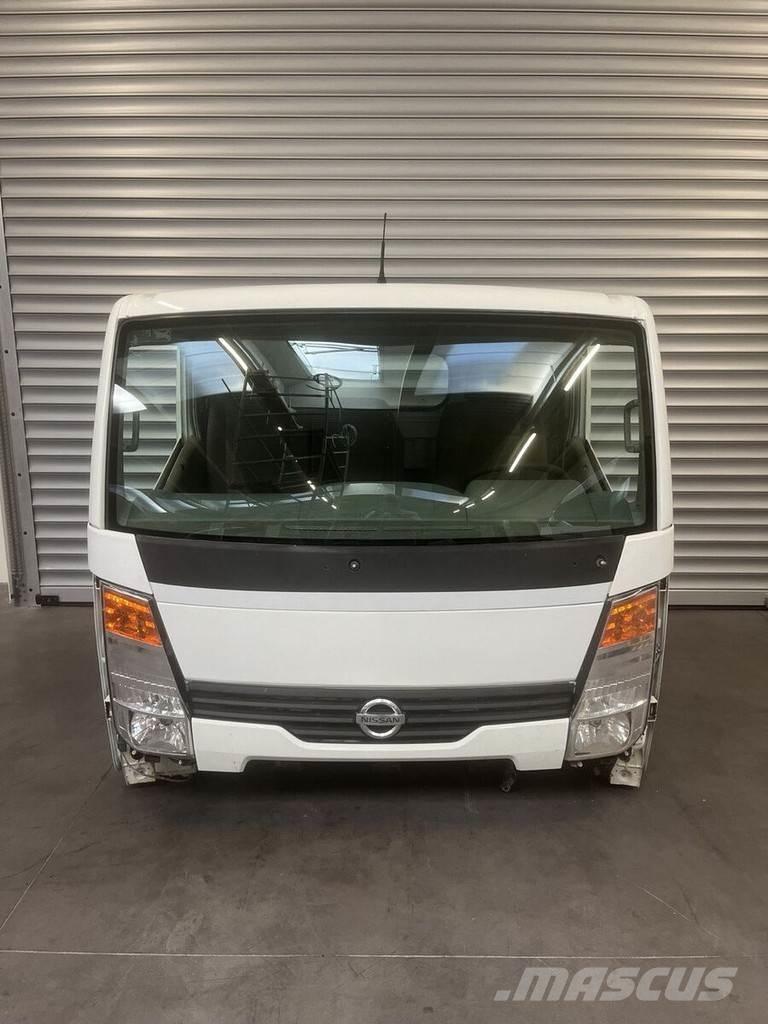 Nissan Cabstar Cabines e interior