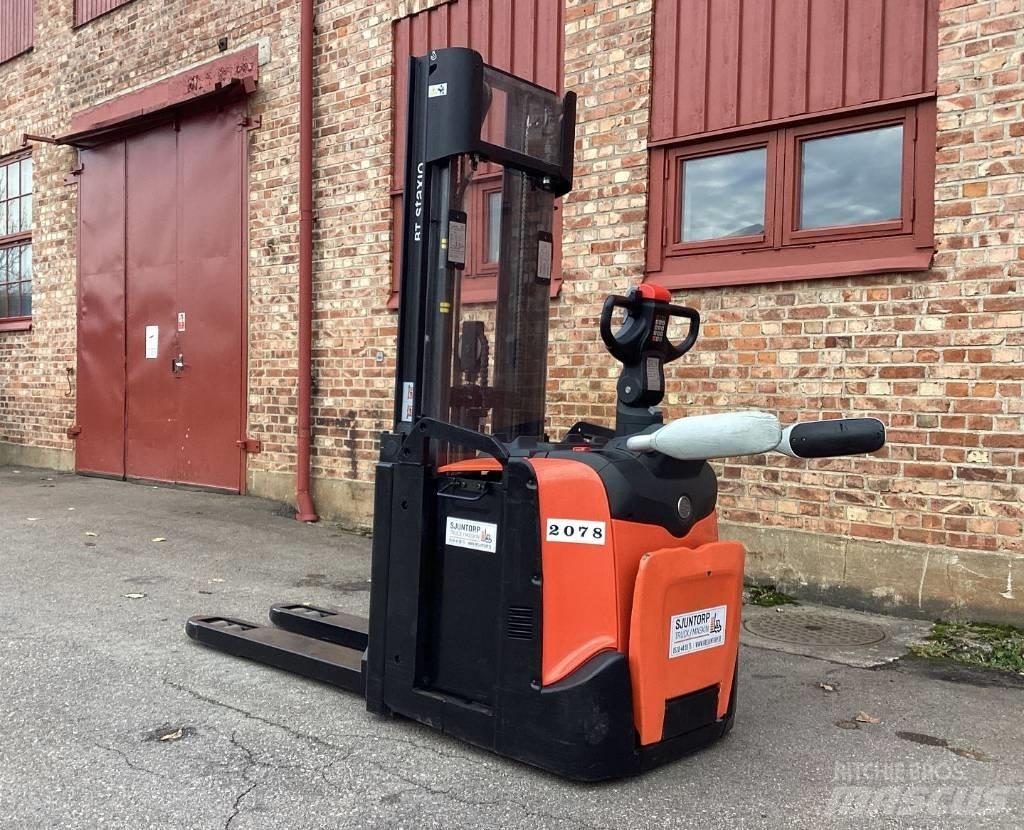 BT SPE 120 L Empilhador para operador externo