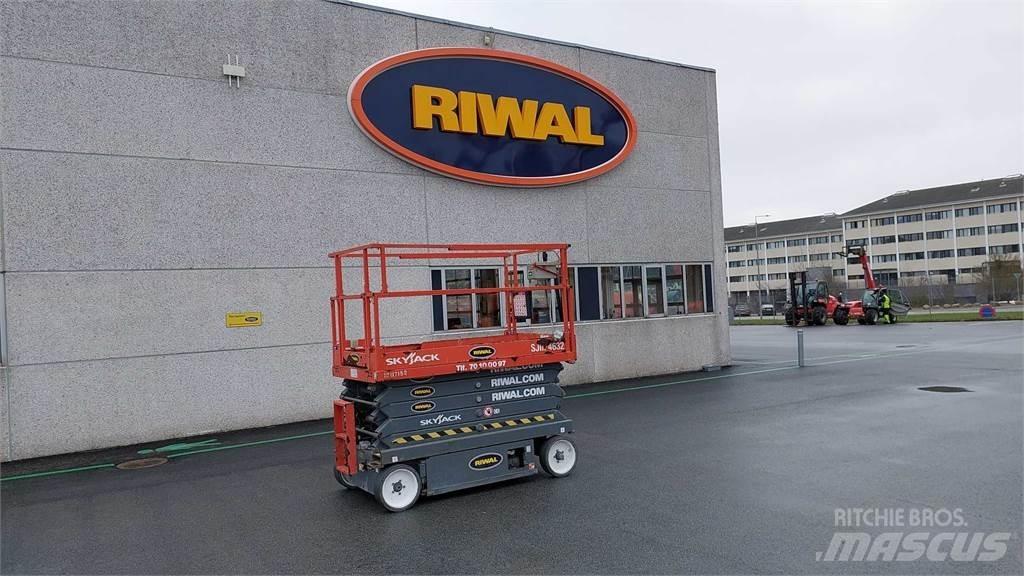 SkyJack SJIII4632 Elevadores de tesoura