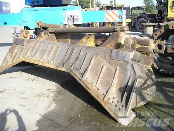 CAT D8N Dozers - Tratores rastos