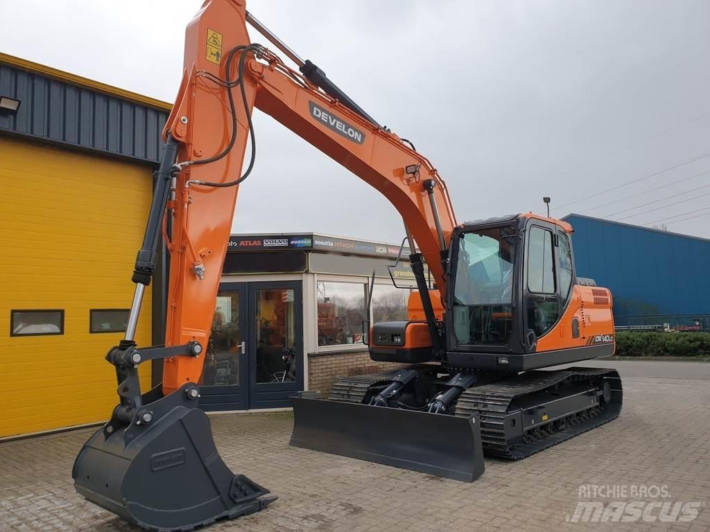 Develon DX140LC Escavadeiras de esteiras