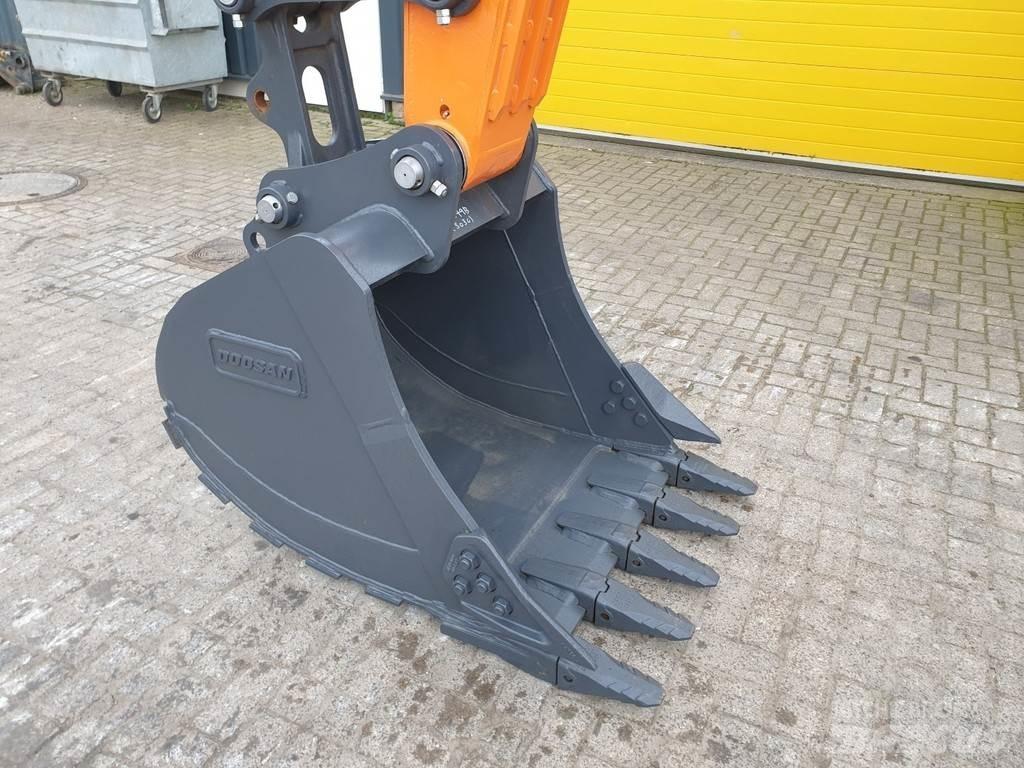 Develon DX140LC Escavadeiras de esteiras