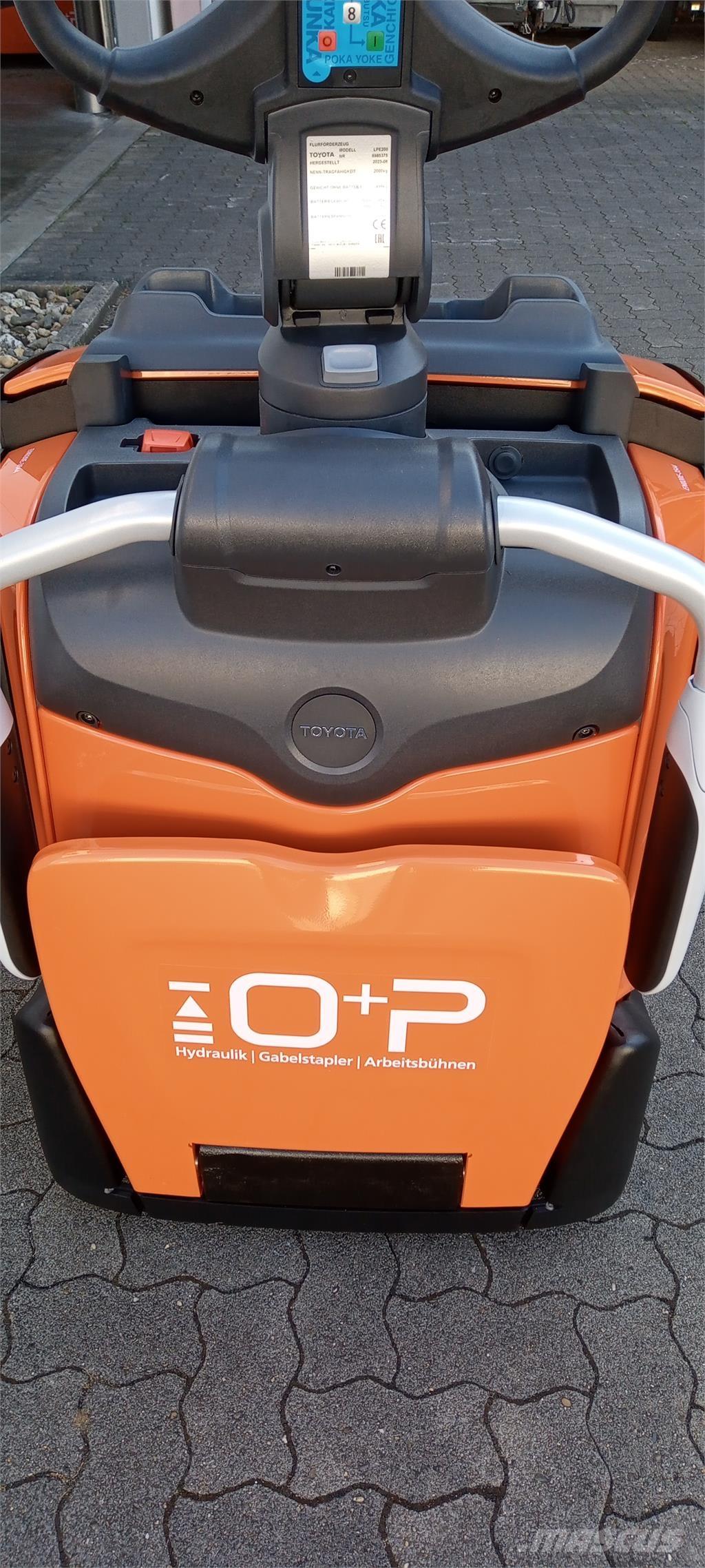 Toyota LPE200 Empilhador para operador externo