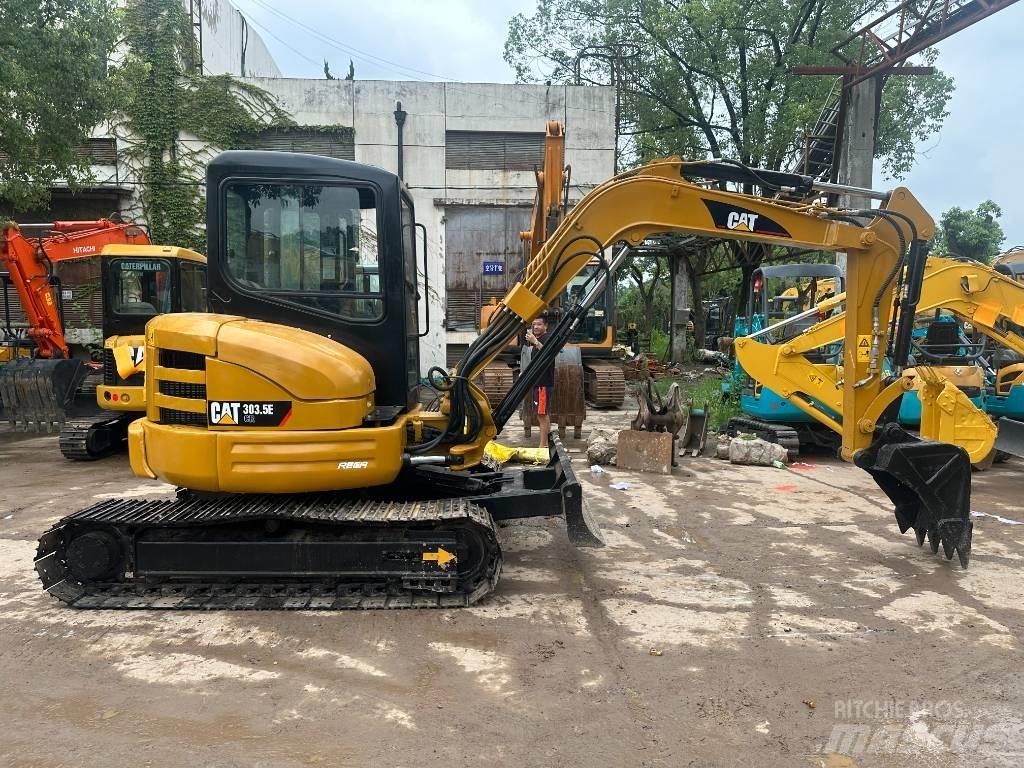 CAT 303 Miniescavadeiras