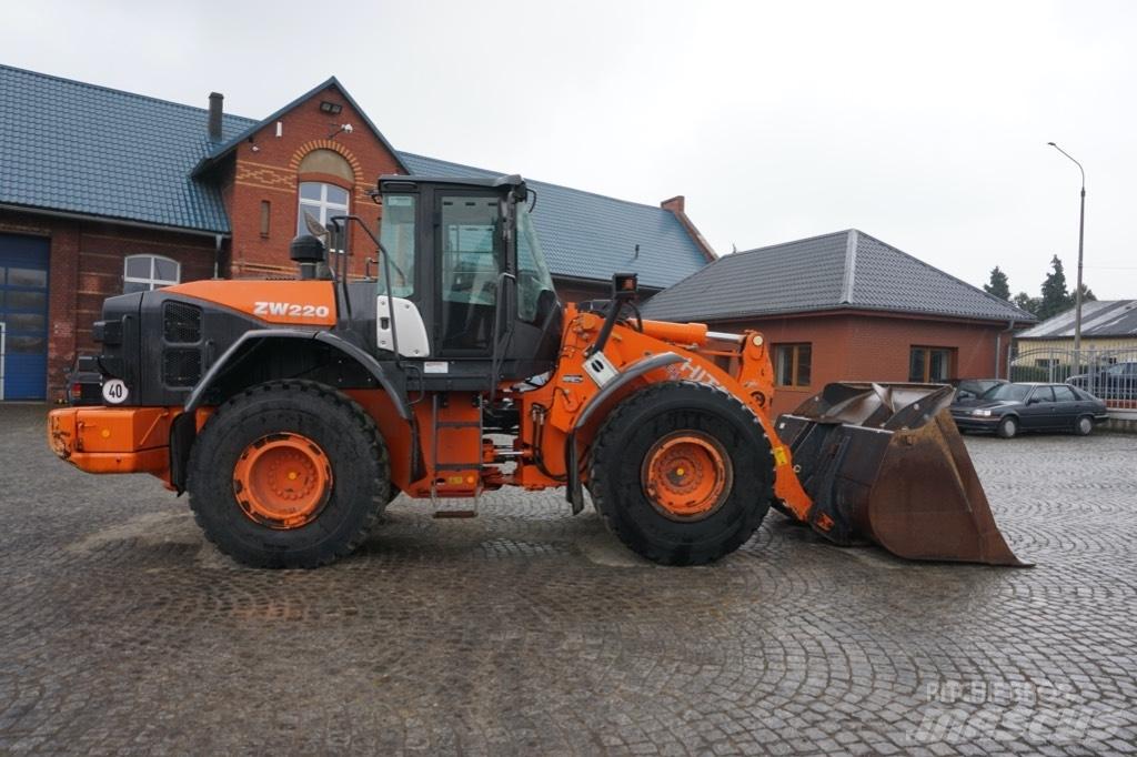 Hitachi ZW 220-5 B Carregadeiras de rodas