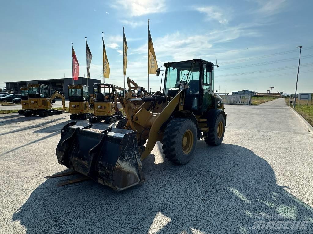 CAT 908M Carregadeiras de rodas