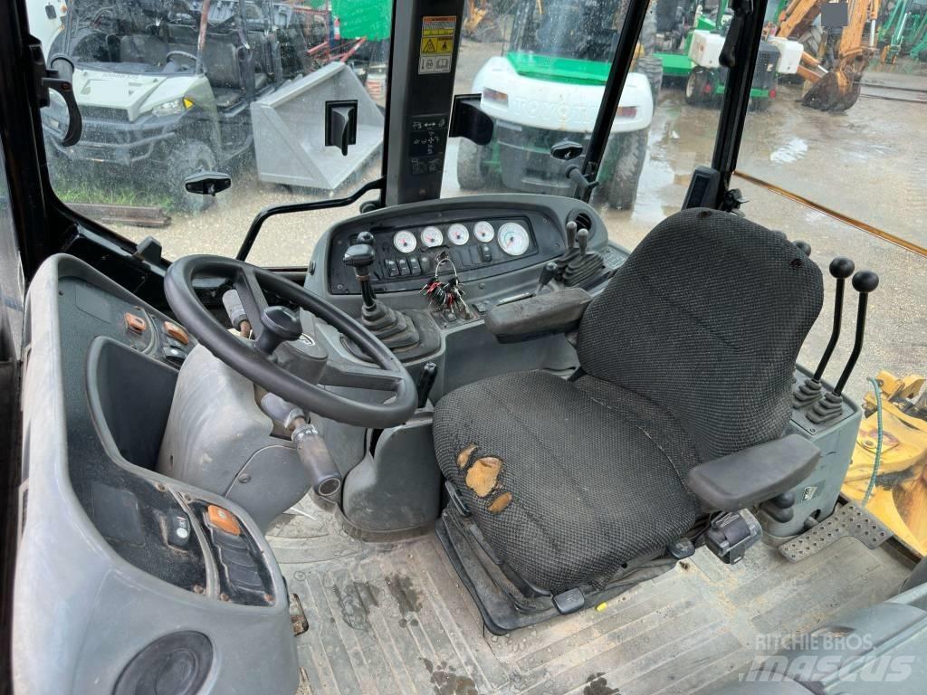 CAT 446 D Retroescavadeiras