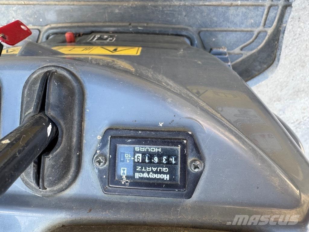 Yanmar SV08 (1C603) Miniescavadeiras