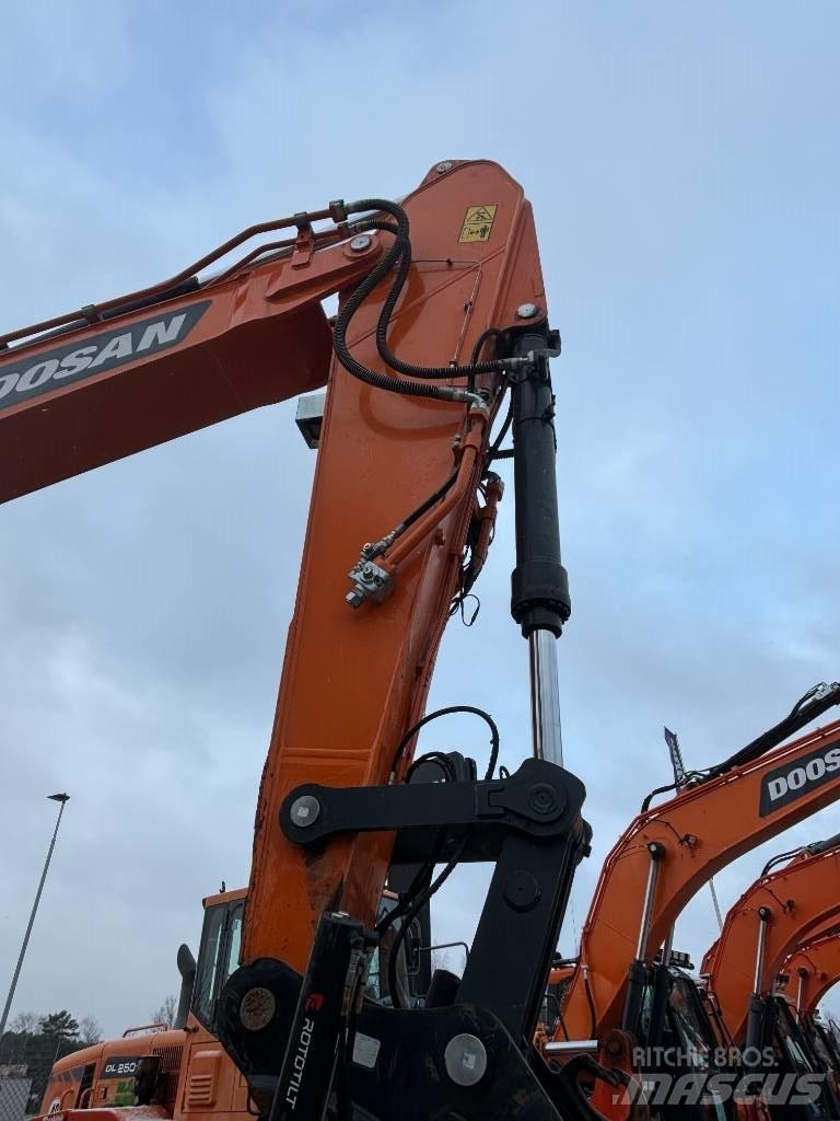Doosan DX 300 LC-7 Escavadeiras de esteiras