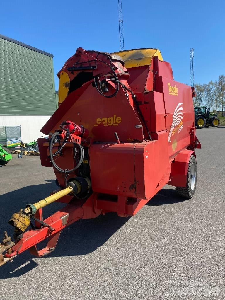Tomahawk Teagle 9500 Cortadores, moinhos e desenroladores de fardos
