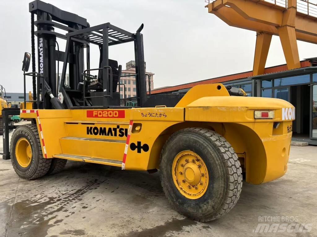 Komatsu FD200 Manipulador telescópico