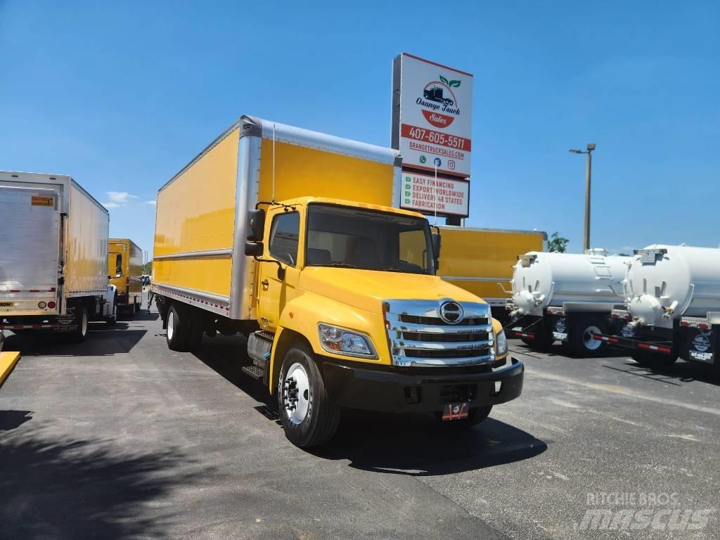 Hino 268 Caminhões de caixa fechada