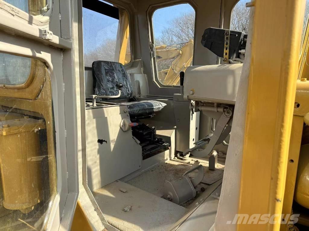 CAT D8K Dozers - Tratores rastos