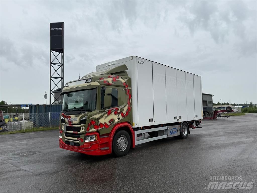 Scania P320 Caminhões de caixa fechada