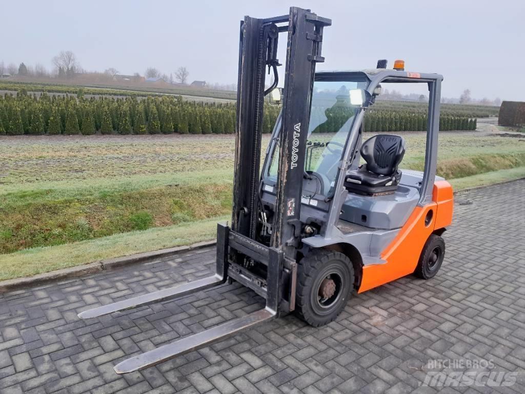 Toyota Tonero 25 Empilhadores Diesel