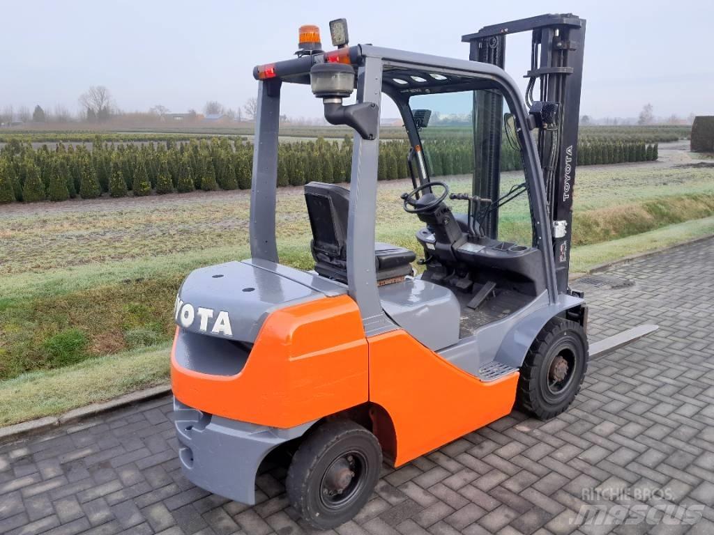 Toyota Tonero 25 Empilhadores Diesel