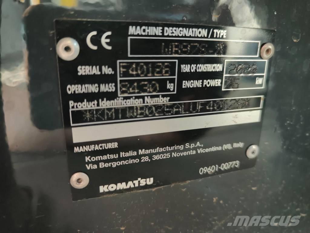 Komatsu WB 97 S-8 Retroescavadeiras